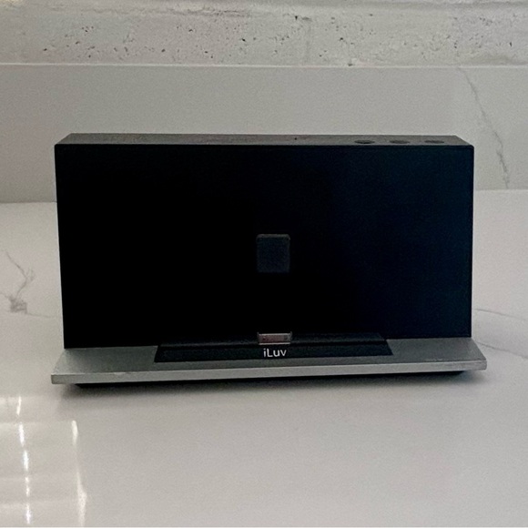 iPhone & iPod Stereo Speaker Dock by iLuv | iLuv Portable Audio & Video - Picture 3 of 11